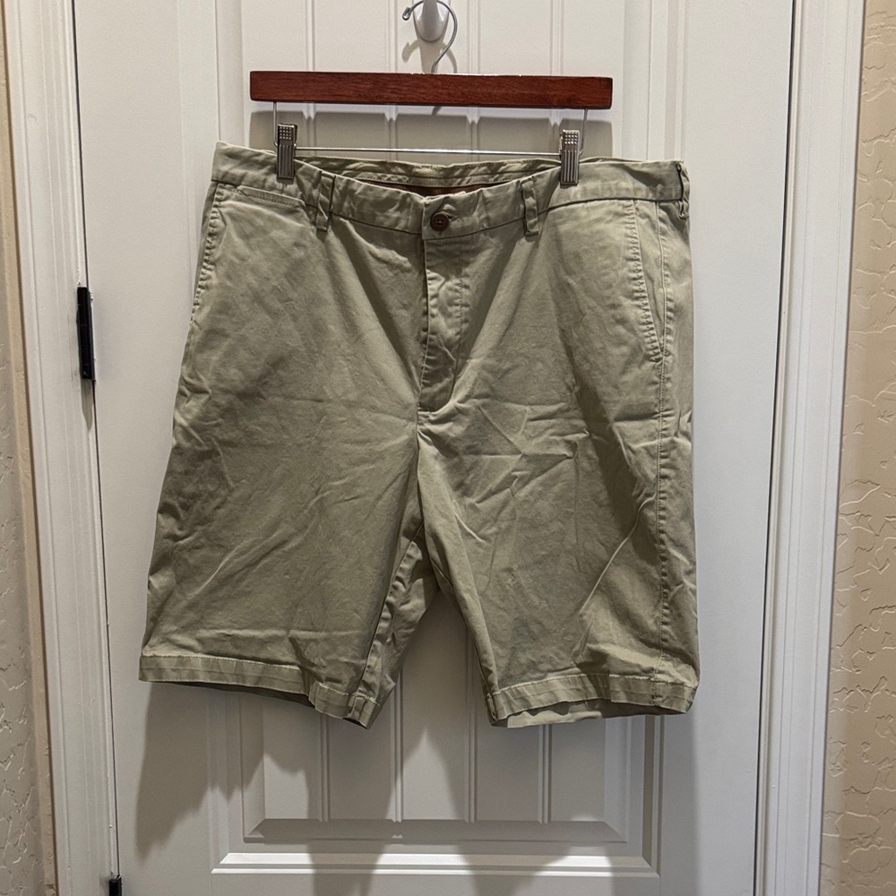 Tommy Bahama Men's Khaki Flat Front Shorts